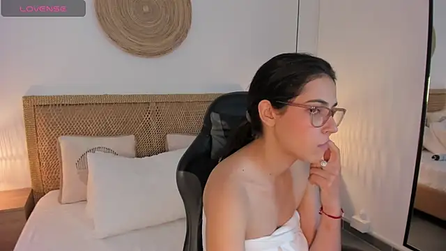 desireee_'s Live XXX Chat