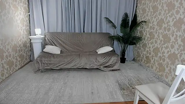 دردشة KiraTempt الجنسية المباشرة