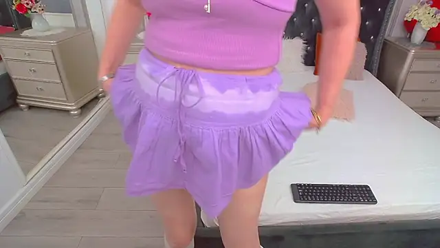 SuzzySun Adlı Modelin Canlı XXX Sohbeti