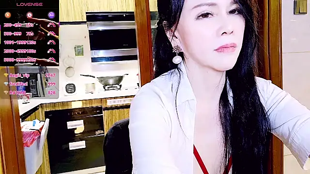 nuannuan_baobei Adlı Modelin Web Kamerası Şovu