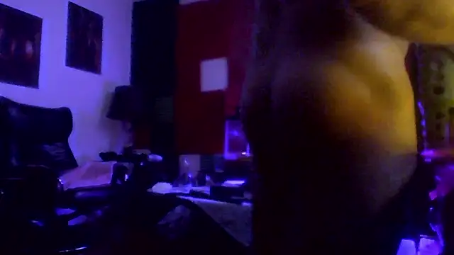 TheHellBilly Adlı Modelin Canlı XXX Sohbeti