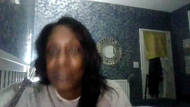 Онлайн чат XXX Ebony-SultryX