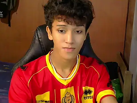 Show Webcam de hugekenbigcock