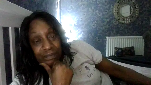 Онлайн чат XXX Ebony-SultryX