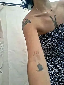 XXX chat uživo modela Namii_cute