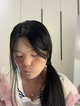 nuonuo-x Adlı Modelin Web Kamerası Şovu