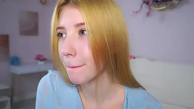 SunnivaCovil's Live XXX Chat