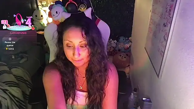 Daisysummersuee 即時 XXX 聊天