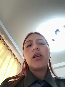 Chat XXX en directo de Emily-7_