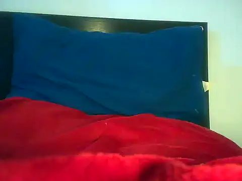 TheGirlWhoStandsUp's Live XXX Chat