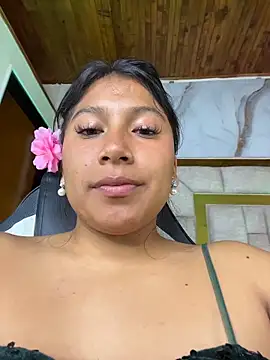 LinnaGardenia 即時 XXX 聊天