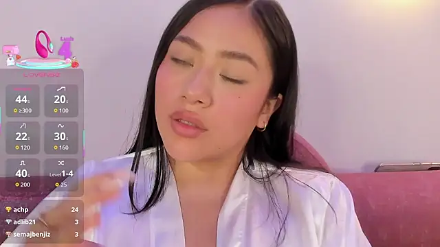 nicolle_pierce's Live XXX Chat