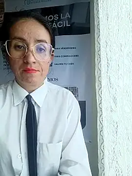 Valentina--1n Live XXX chat