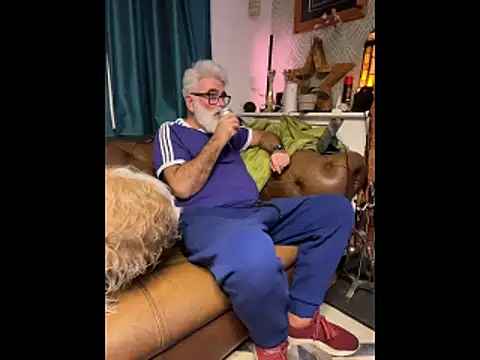 LeatherSdaddy's Live XXX Chat