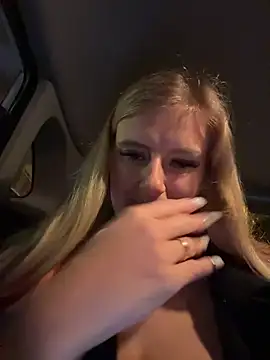 Betsyn Live XXX chat