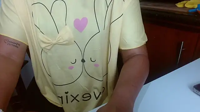 Nina_Messyy: απευθείας συνομιλία ΧΧΧ