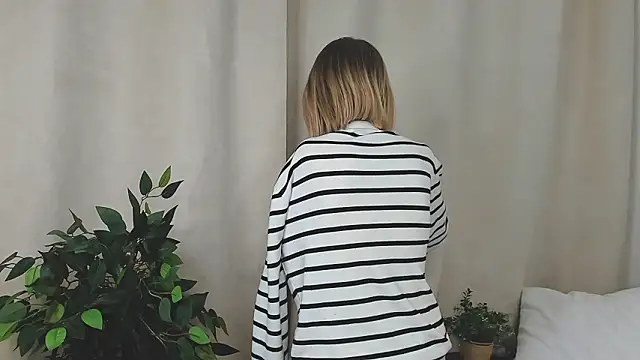 EssieVogeln Live XXX chat