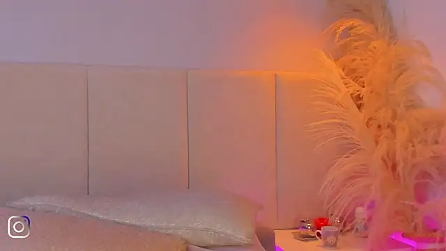 aprilebony_: απευθείας συνομιλία ΧΧΧ