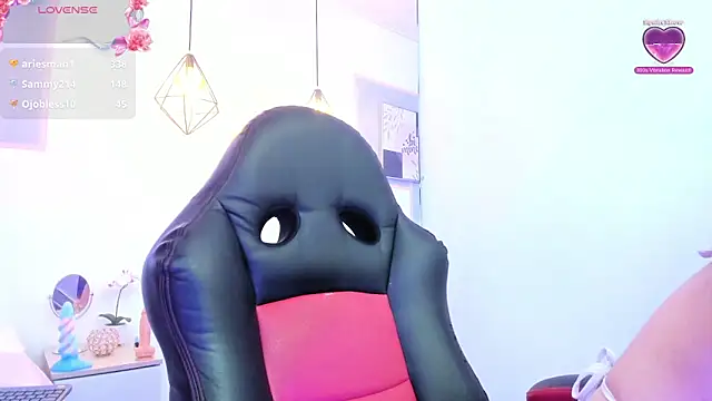 april_jones05's Live XXX Chat