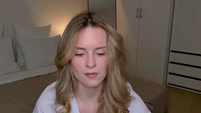 Chat +18 de RozzitaBedberry ao vivo