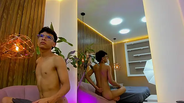 Chatroom XXX en direct de adams_bobby