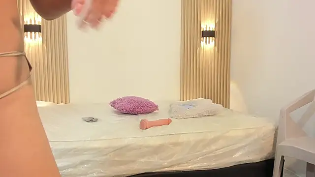 LaylaEmberのライブXXXチャット