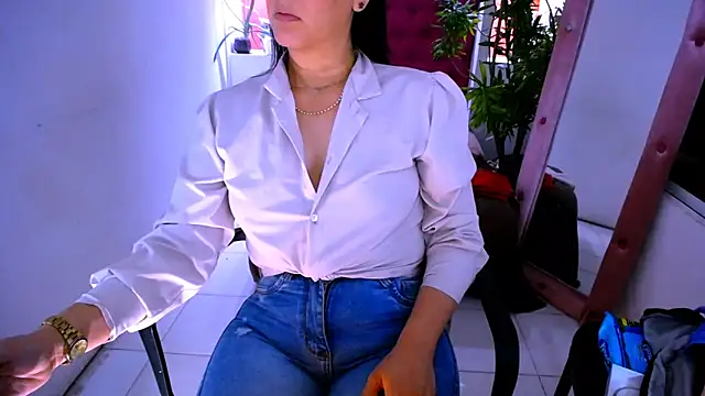 BitterMomXxxのライブXXXチャット