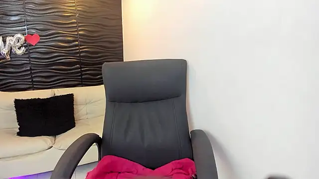 sofia_44: απευθείας συνομιλία ΧΧΧ