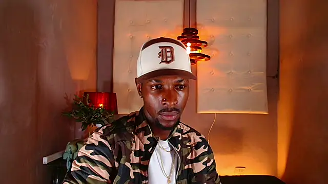 Aroonsexyboy's Live XXX Chat