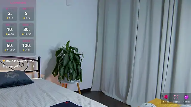 Maytaai's Live XXX Chat