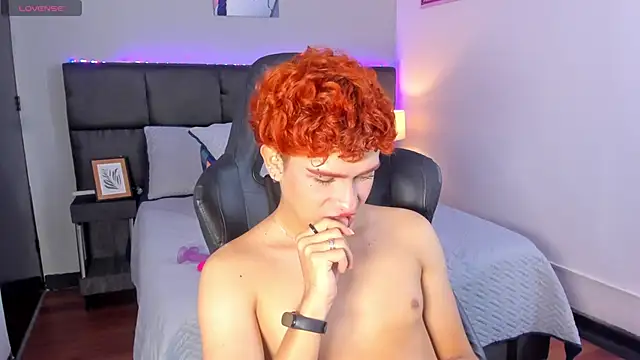 Aiiden_15's Live XXX Chat