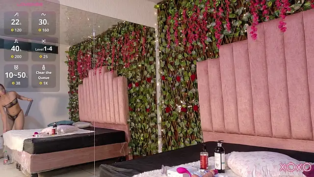 MiaJanss' Live XXX Chat