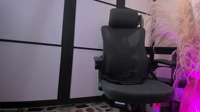 Онлайн чат XXX CatalinaMartinezz_