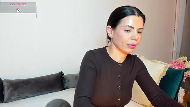 SinfulBella's Live XXX Chat