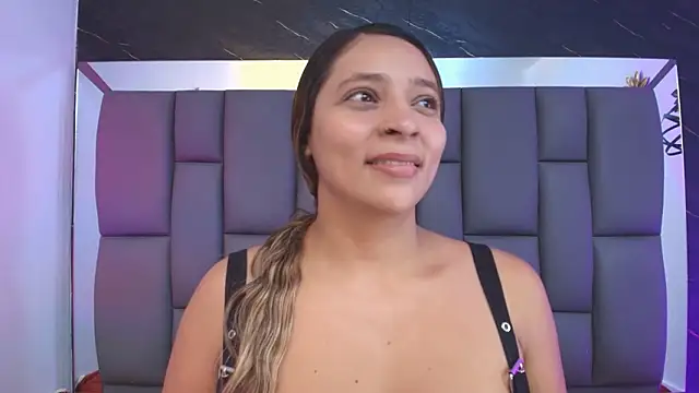 Chatroom XXX en direct de _MiaBrown_