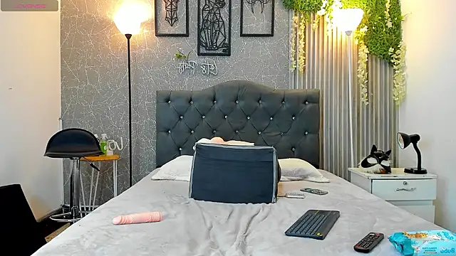 lana_gill1's Live XXX Chat