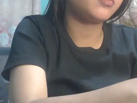 NancyRuvi élő XXX-chatje