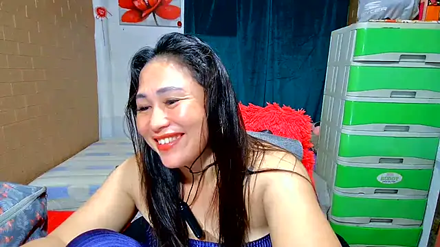 Ugly-Filipina's Live XXX Chat