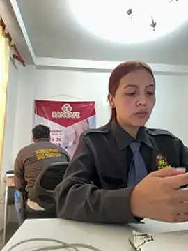 Emily-7_: απευθείας συνομιλία ΧΧΧ