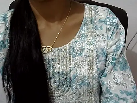 Khushi_v Chat XXX in diretta