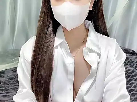 Show modela Lucy681 na web-kameri