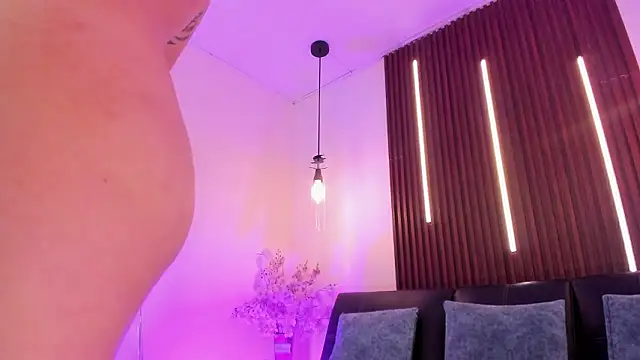 ArianaBaker's Live XXX Chat