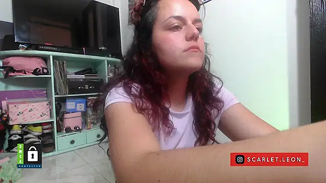 Scarletleon77 即時 XXX 聊天