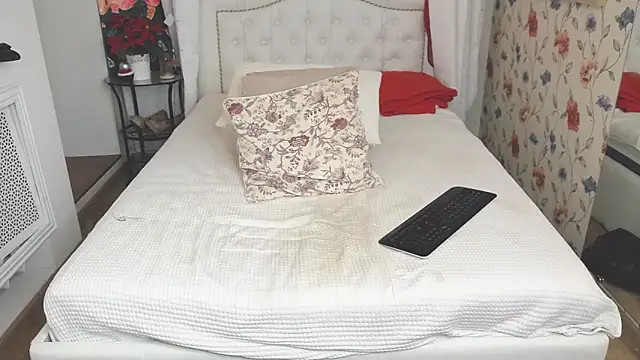 دردشة SilviaHart الجنسية المباشرة