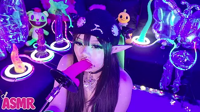 LaytonBox's Live XXX Chat