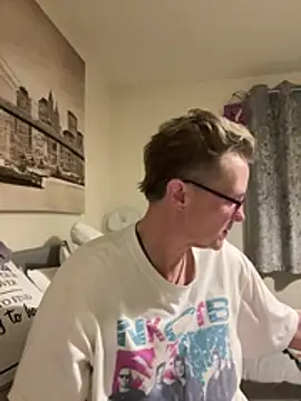 Curvy-Jinx Live XXX Chat