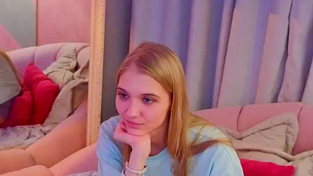 4example_Chloe's Live XXX Chat