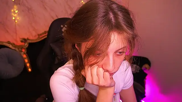 CuteeFoxy's Live XXX Chat