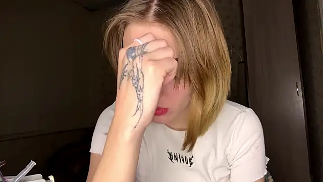 KerieDitti Chat XXX in diretta