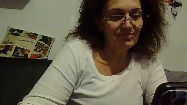 RubyyRosee 라이브 XXX 채팅